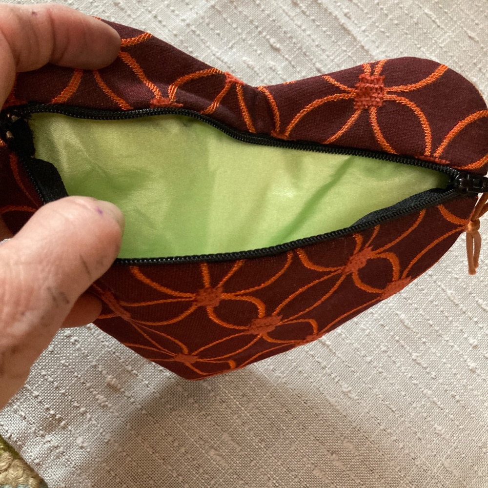 Helen's Daughters Handmade Large Heart Coin Purse - Picture 8 of 8